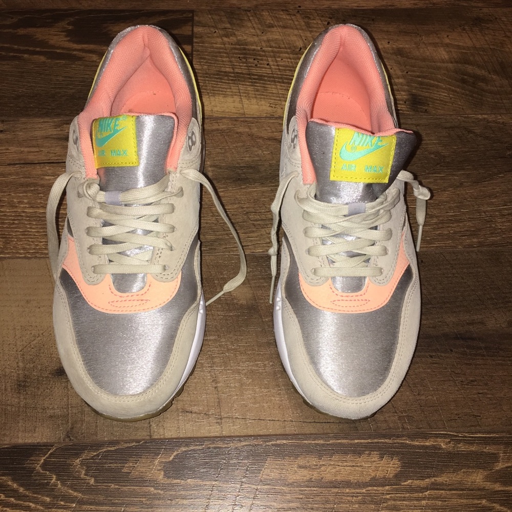 Women’s Nike air max.😍